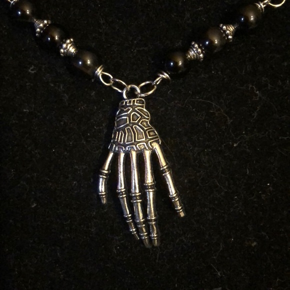 Jewelry - ☠️ ☀️☀️host pick💀skeleton hand black agate neck